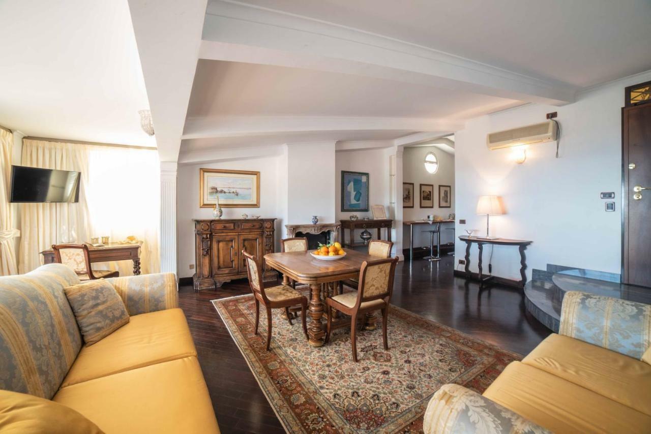 Palazzo Di Ferro Taormina 아파트 외부 사진